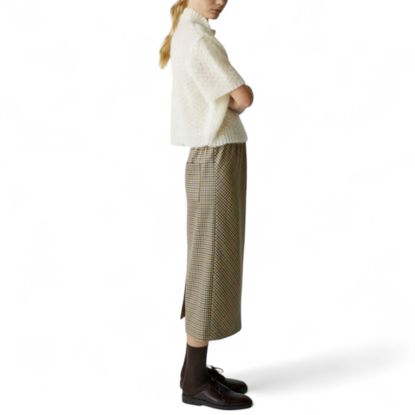 The Urban Tapestry: Italian Wool in Plaid Harmony