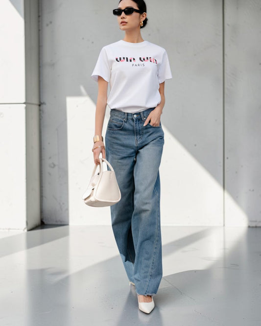 CHIC DES RUES PARISIENNES: THE GRAPHIC TEE