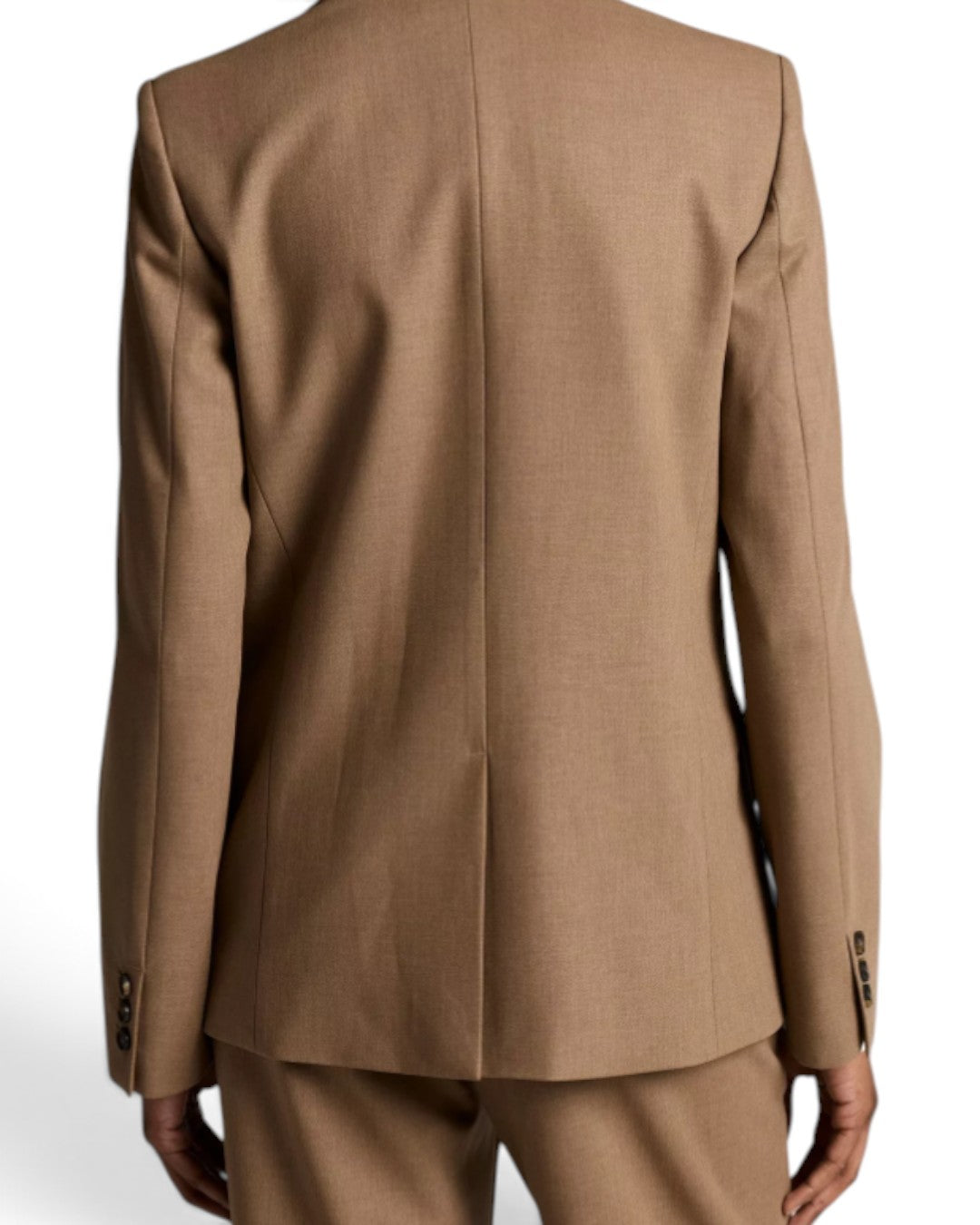 TIMELESS TAILORING & YEAR-ROUND ELEGANCE: SINGLE-BREASTED BLAZER