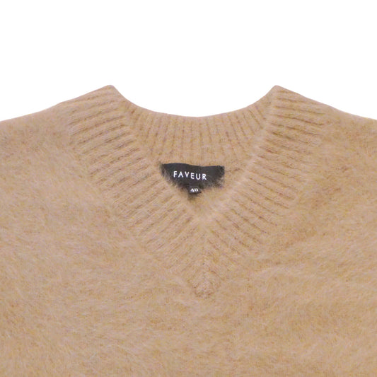 The Sky & Moca Whisper: Fox Cashmere V-Neck