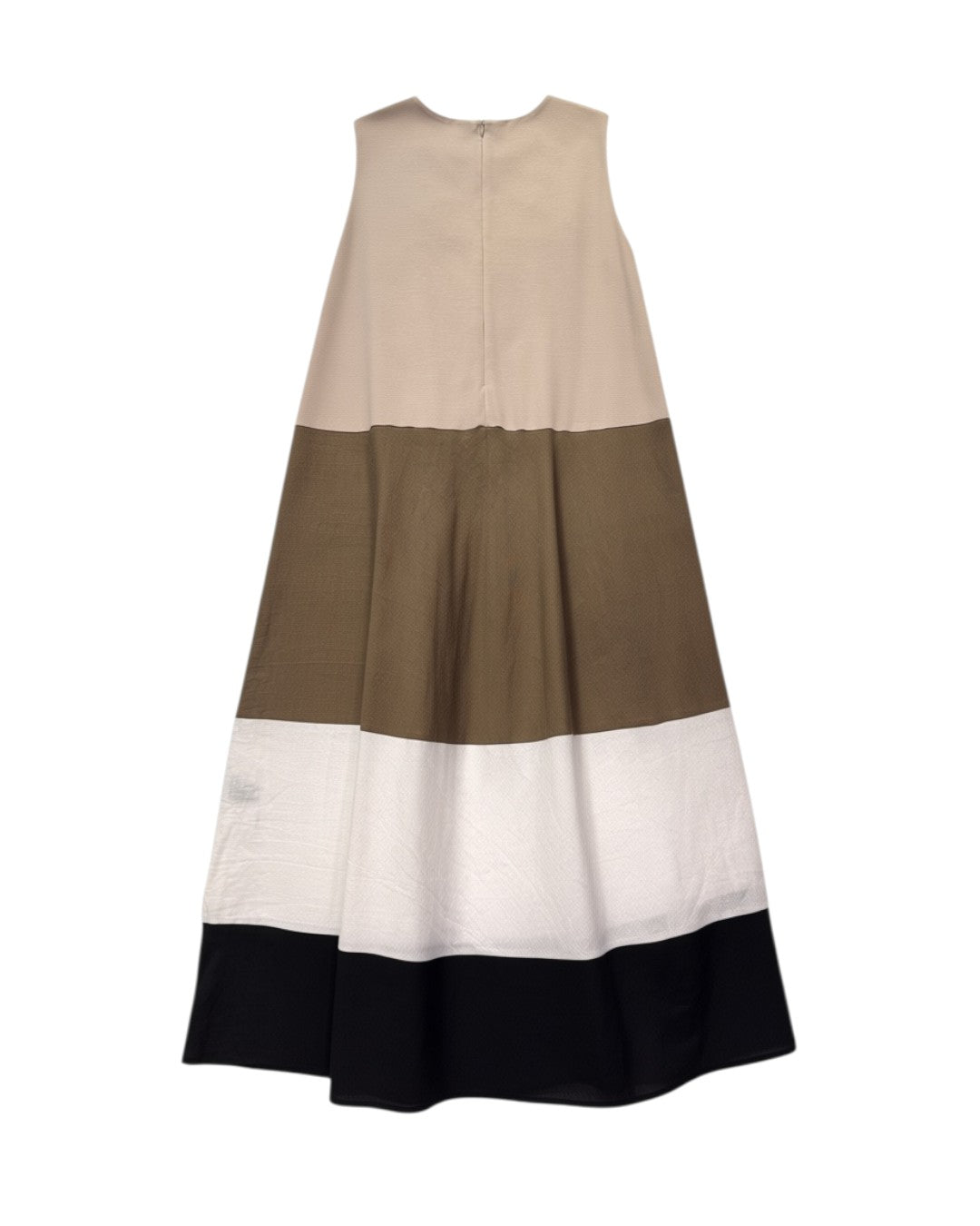 URBAN RESORT: THE DIGNIFIED SILHOUETTE