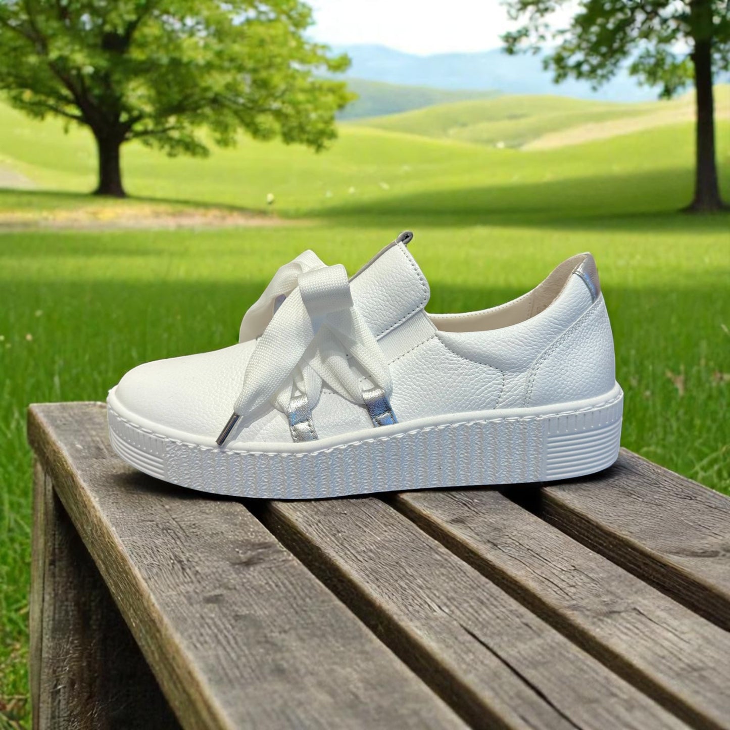Ribbon Leather Sneakers
