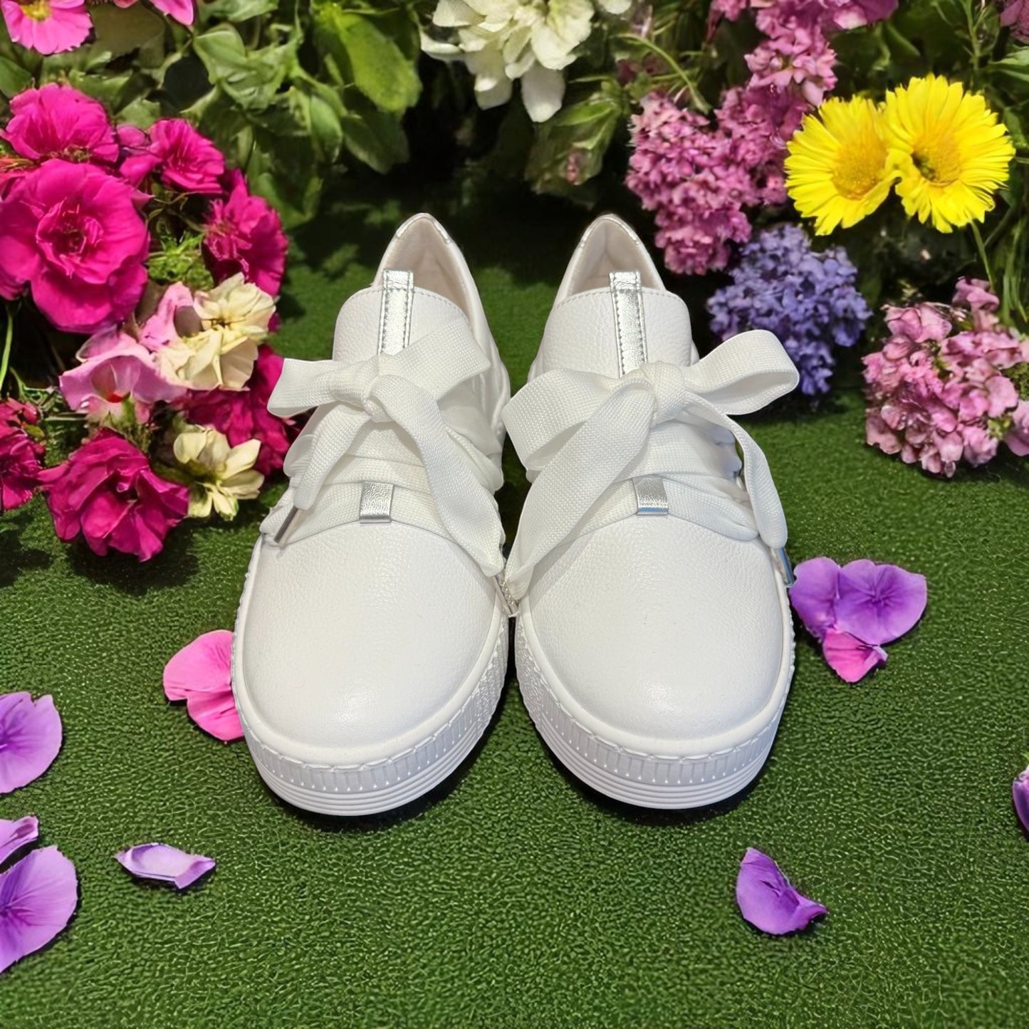 Ribbon Leather Sneakers