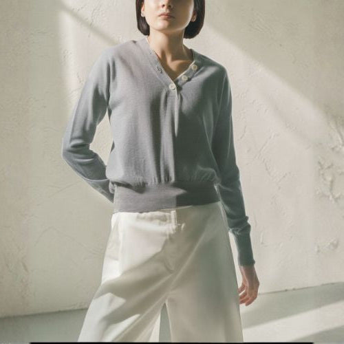 THE PRISTINE WEAVE: ITALIAN COTTON V-NECK SWEATER