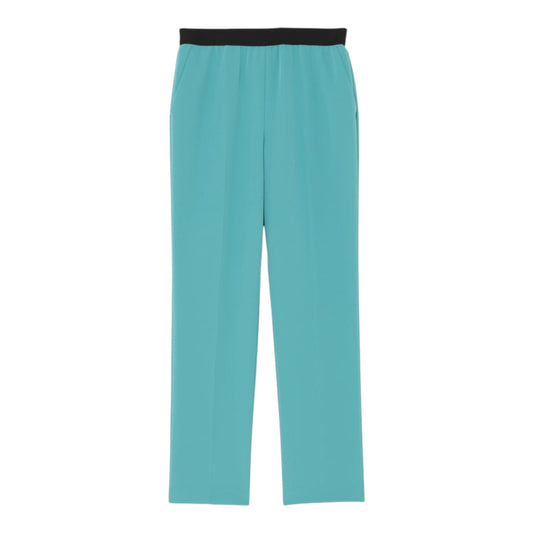 The Sculpted Drape: Effortless Elegance in Double-Cross Stretch