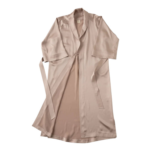 Foo Tokyo: A Timeless Silken Embrace