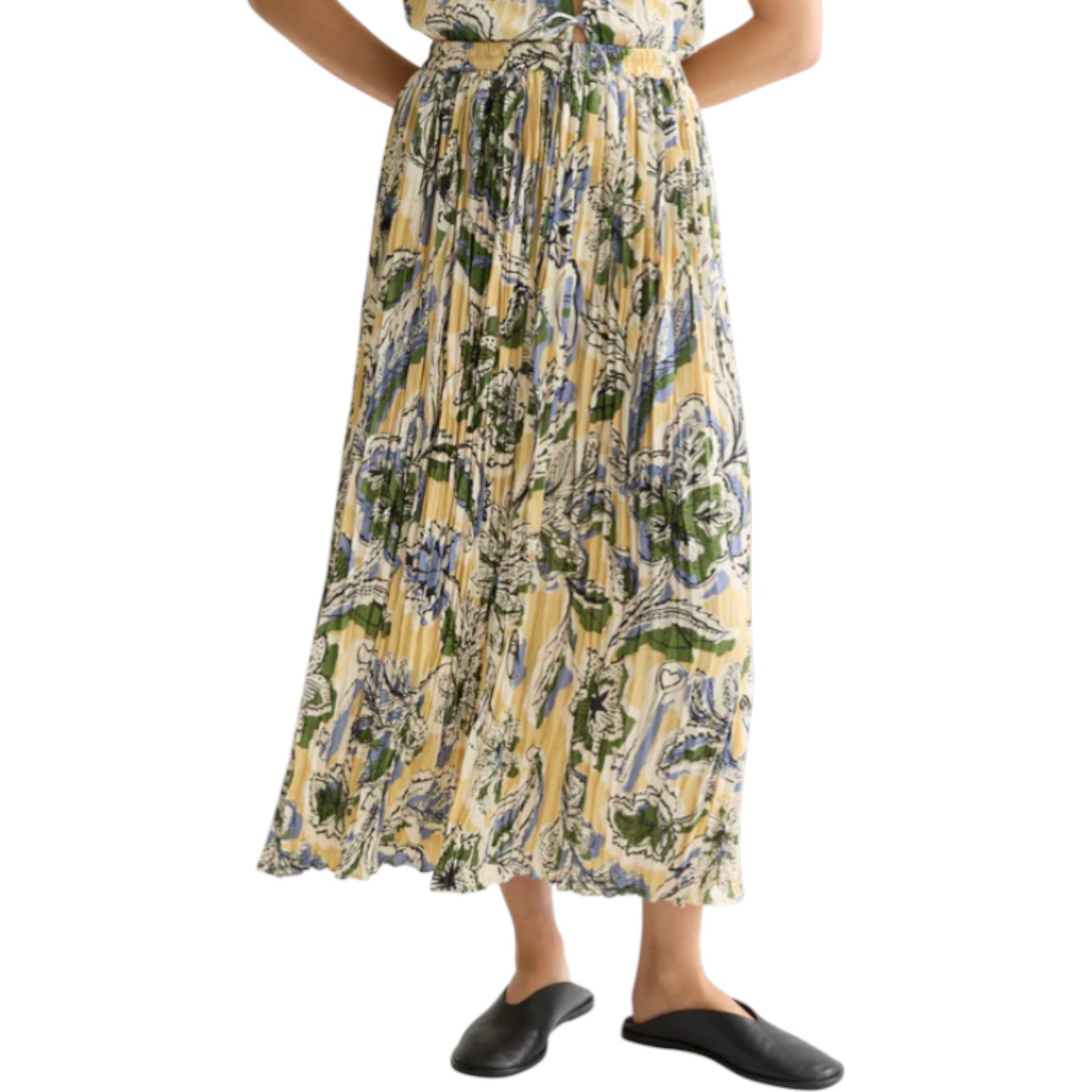 Botanical Reverie: The Micro-Pleat Maxi Muse