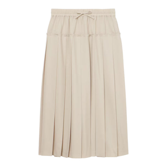 THE SILENT ECHO: ARCHITECTURAL WOOL-LIKE PLEATS