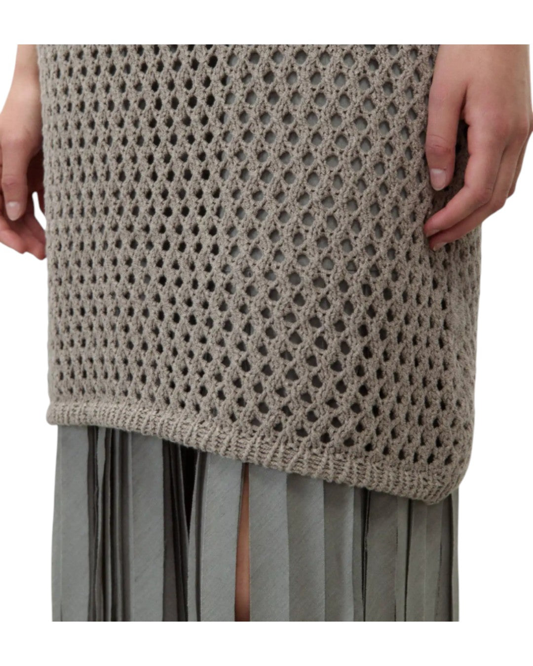 DANCING SHADOWS: THE ITALIAN KNIT &amp; FRINGE SYMPHONY