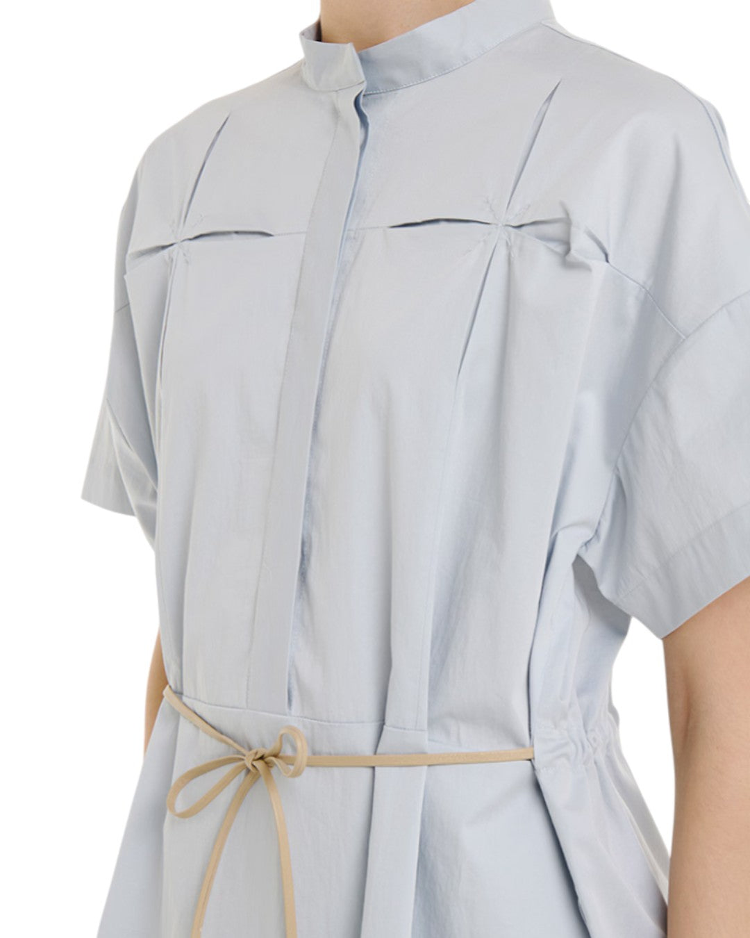 ARCHITECTURAL SILHOUETTE AND URBAN COOL: THE STRETCH COTTON DRESS