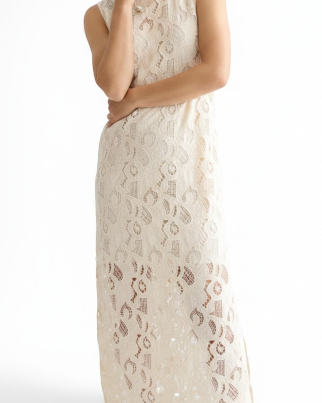 ECHOES OF SUNLIGHT AND LACE: THE ROMANTIC ESCAPE