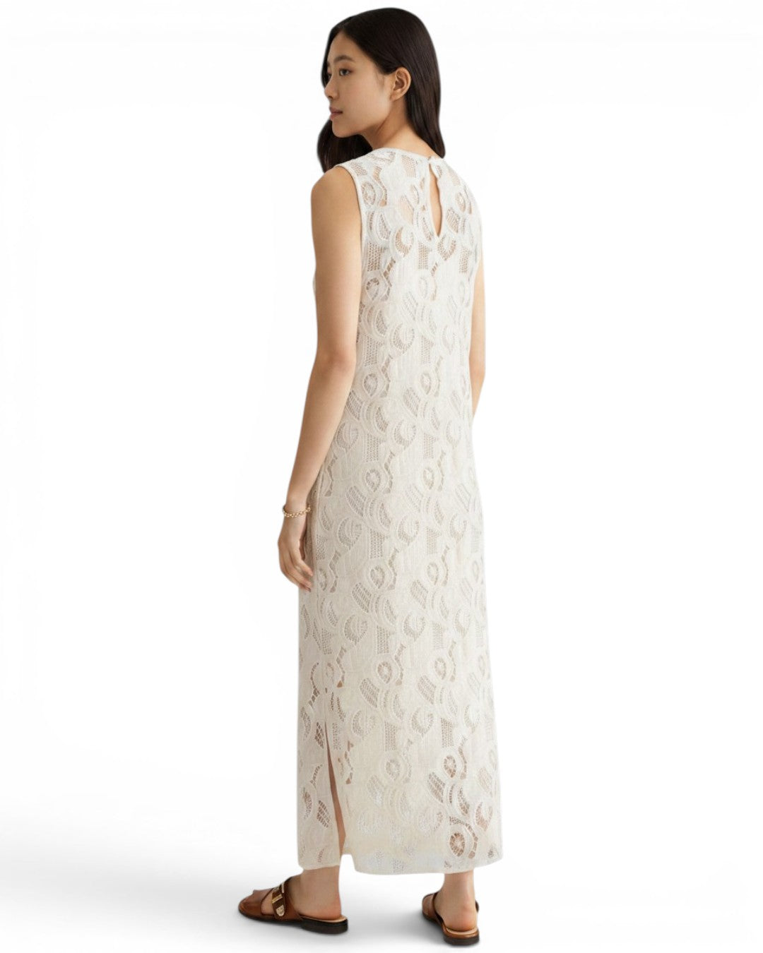 ECHOES OF SUNLIGHT AND LACE: THE ROMANTIC ESCAPE