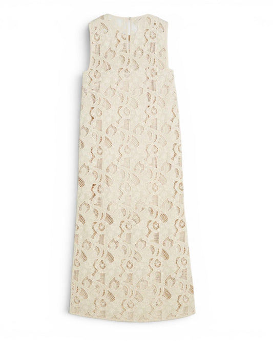 ECHOES OF SUNLIGHT AND LACE: THE ROMANTIC ESCAPE