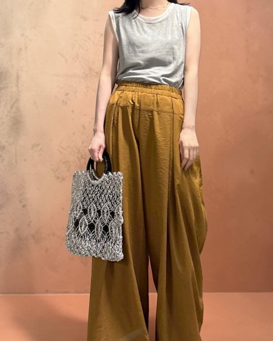 URBAN MINIMALISM: THE LAYERED HARMONY TANK