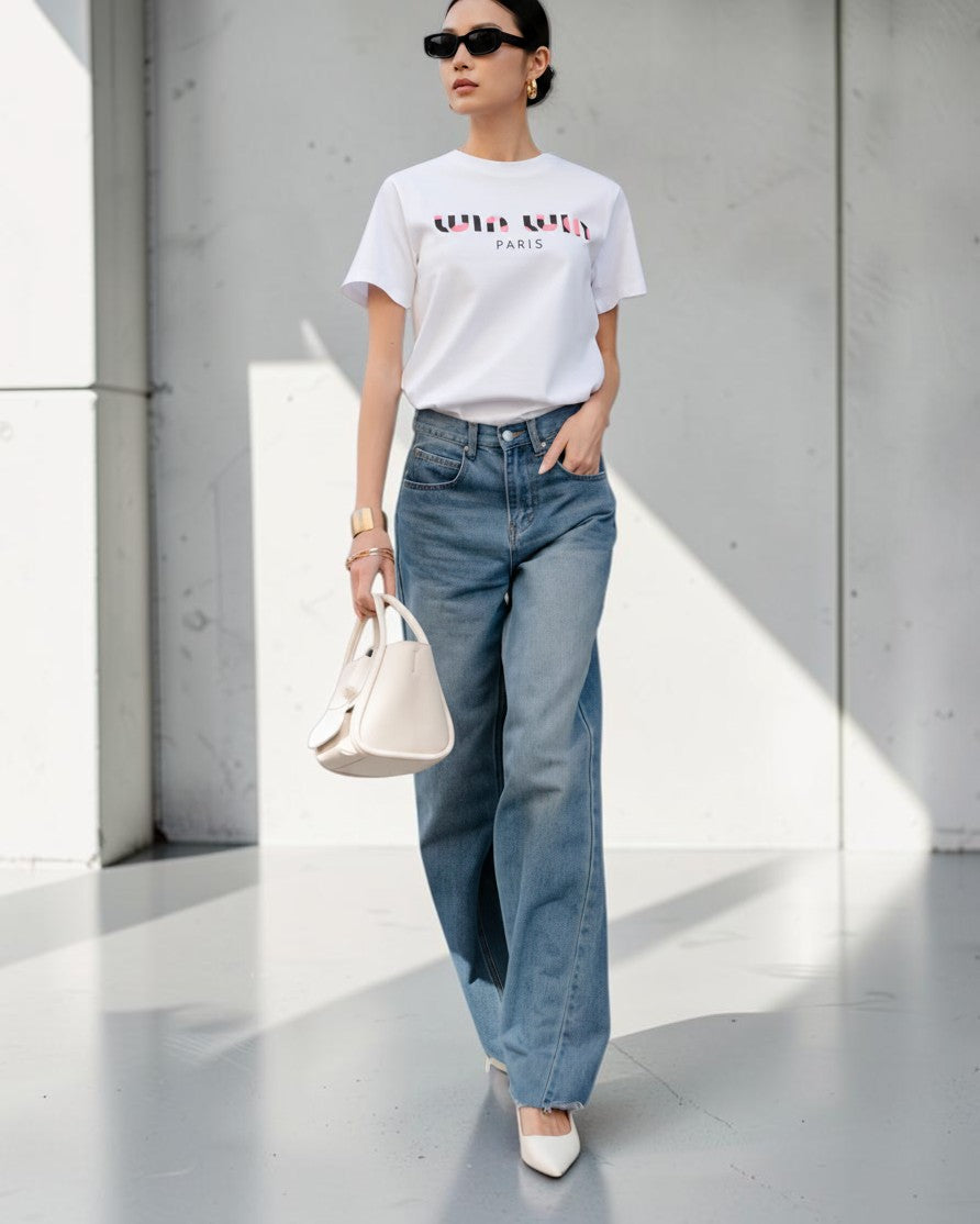 CHIC DES RUES PARISIENNES: THE GRAPHIC TEE