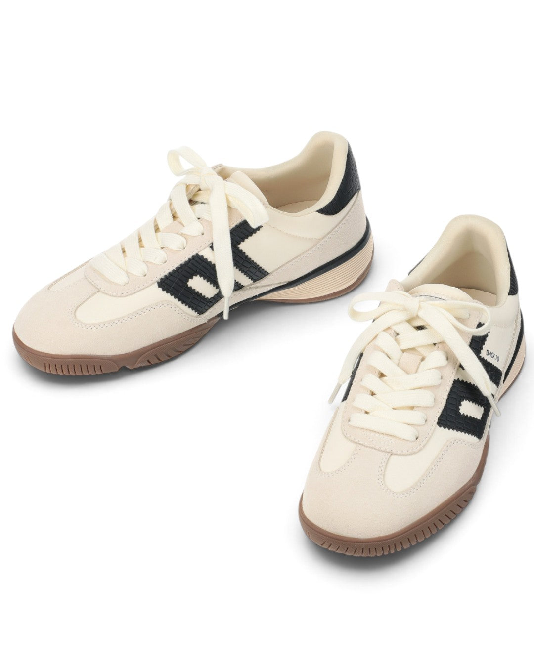 RETRO SPIRIT & MODERN STEPS: VINTAGE SUEDE SNEAKERS