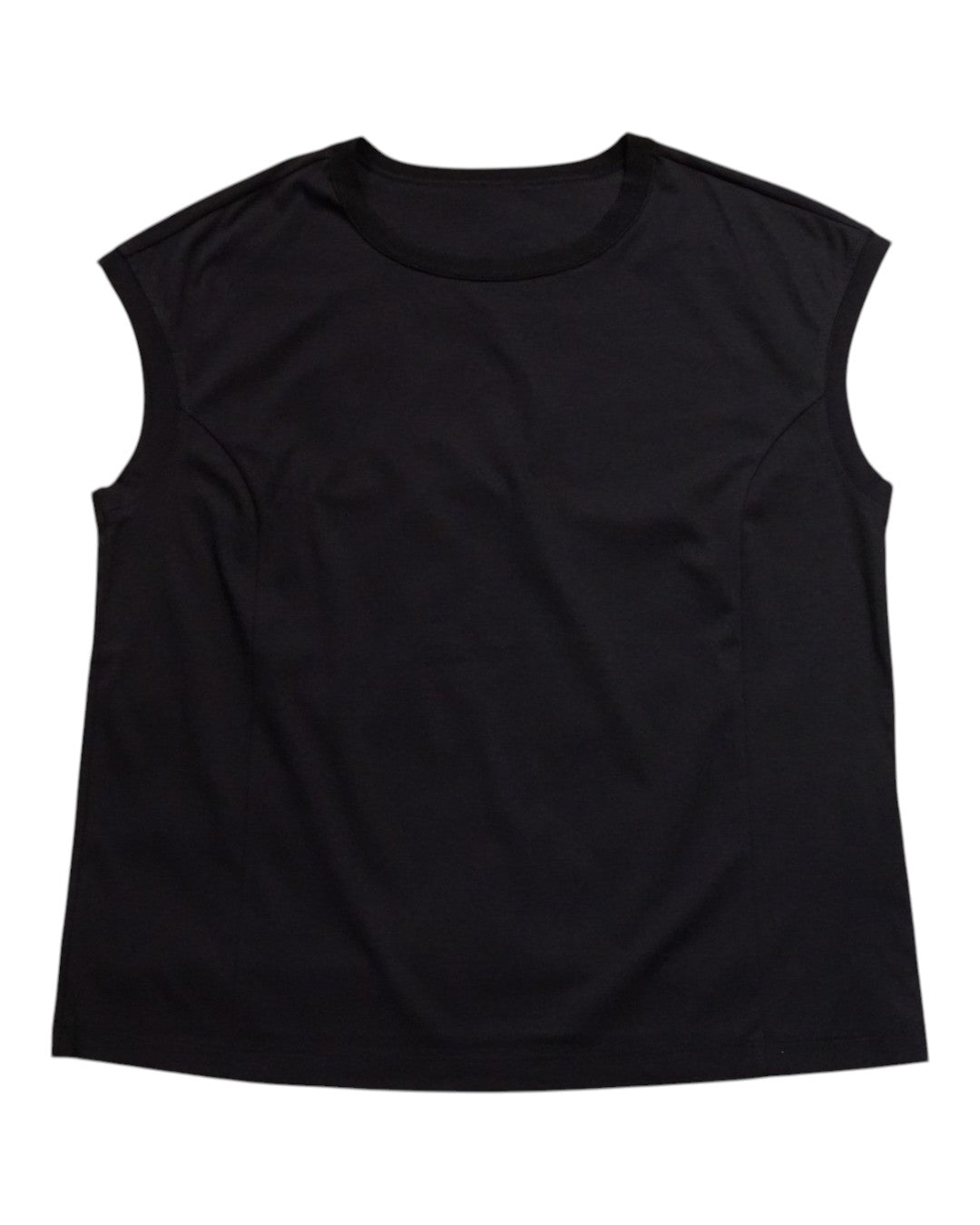 THE SCULPTURAL SILHOUETTE: DIORAMA SMOOTH CAP SLEEVE