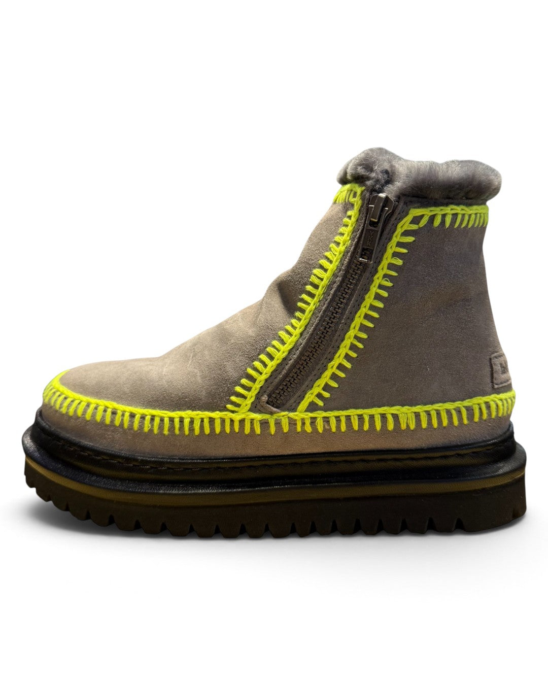CRAFTED WARMTH, POETIC STEPS: LAIDBACKLONDON SETSU 4.0 CROCHET ANKLE BOOTS