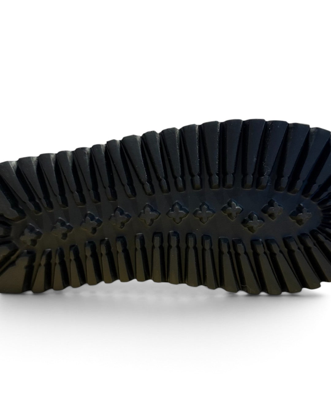 CRAFTED WARMTH, POETIC STEPS: LAIDBACKLONDON SETSU 4.0 CROCHET ANKLE BOOTS