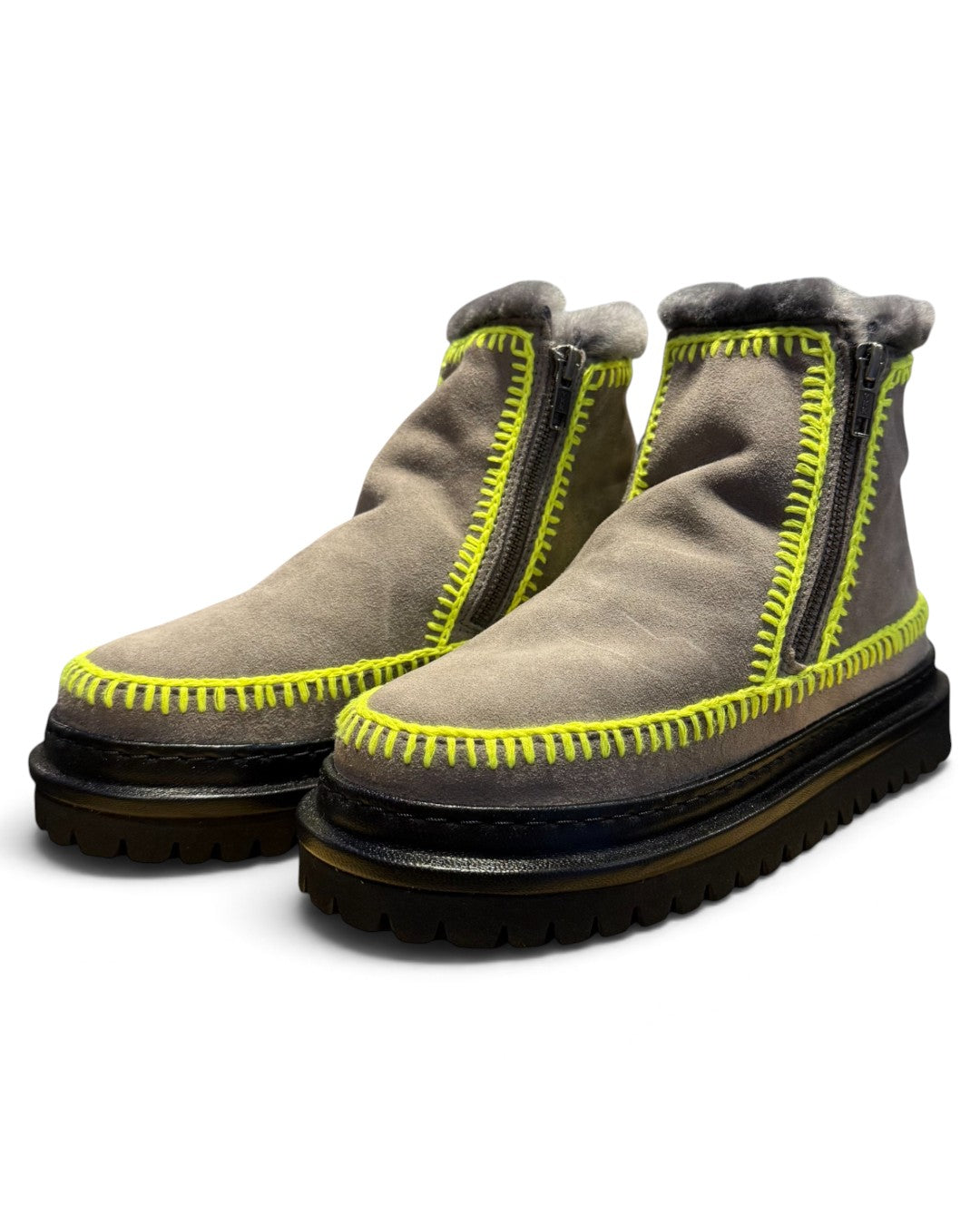 CRAFTED WARMTH, POETIC STEPS: LAIDBACKLONDON SETSU 4.0 CROCHET ANKLE BOOTS