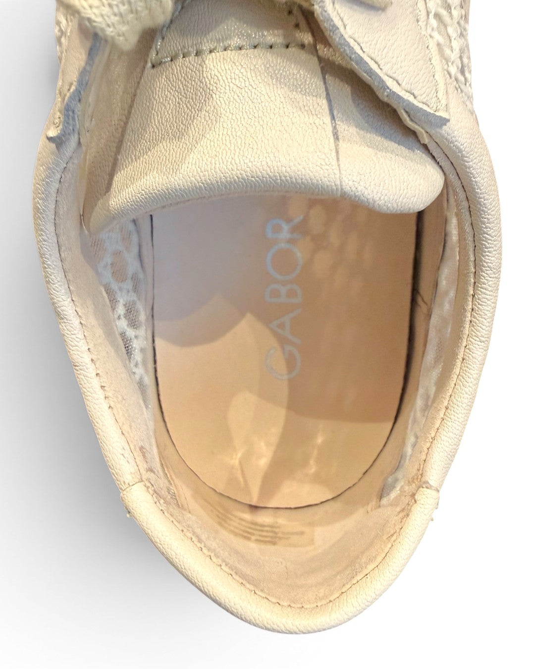 LACE & LEATHER REFINEMENT