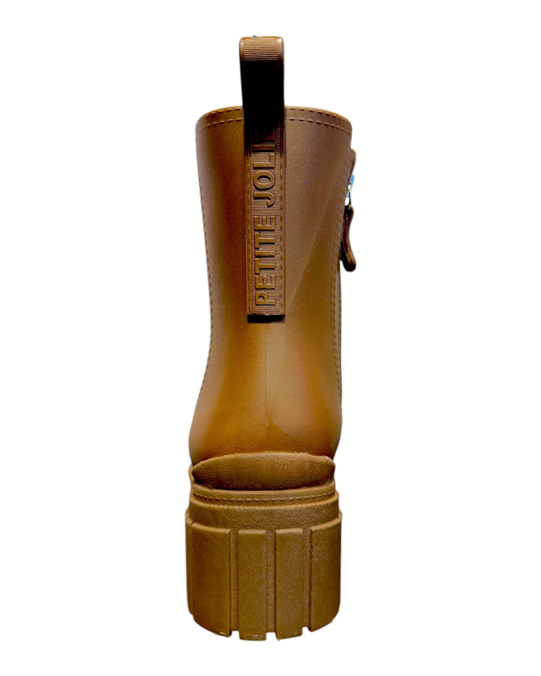STEP INTO THE RAIN WITH CHIC CONFIDENCE