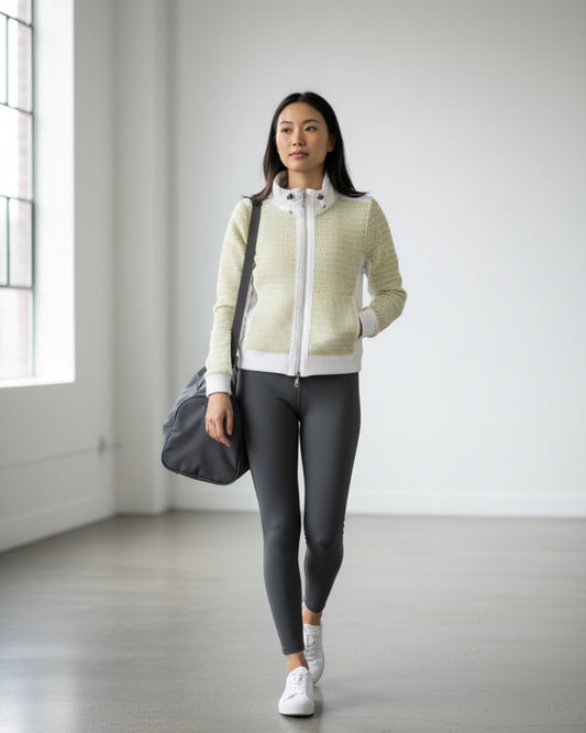 THE LUMINOUS BREEZE: A SYMPHONY OF LIGHT AND TEXTURE
