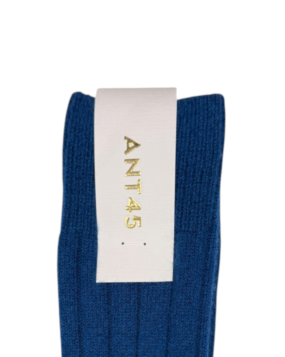 ANT45 Luton カシミヤ混リブソックス、ブルーのANT45ラベルとリブ編み