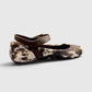 V°73 WILD GRACE バレエシューズ バックルと反対側の側面とブラウン×ホワイトの斑模様