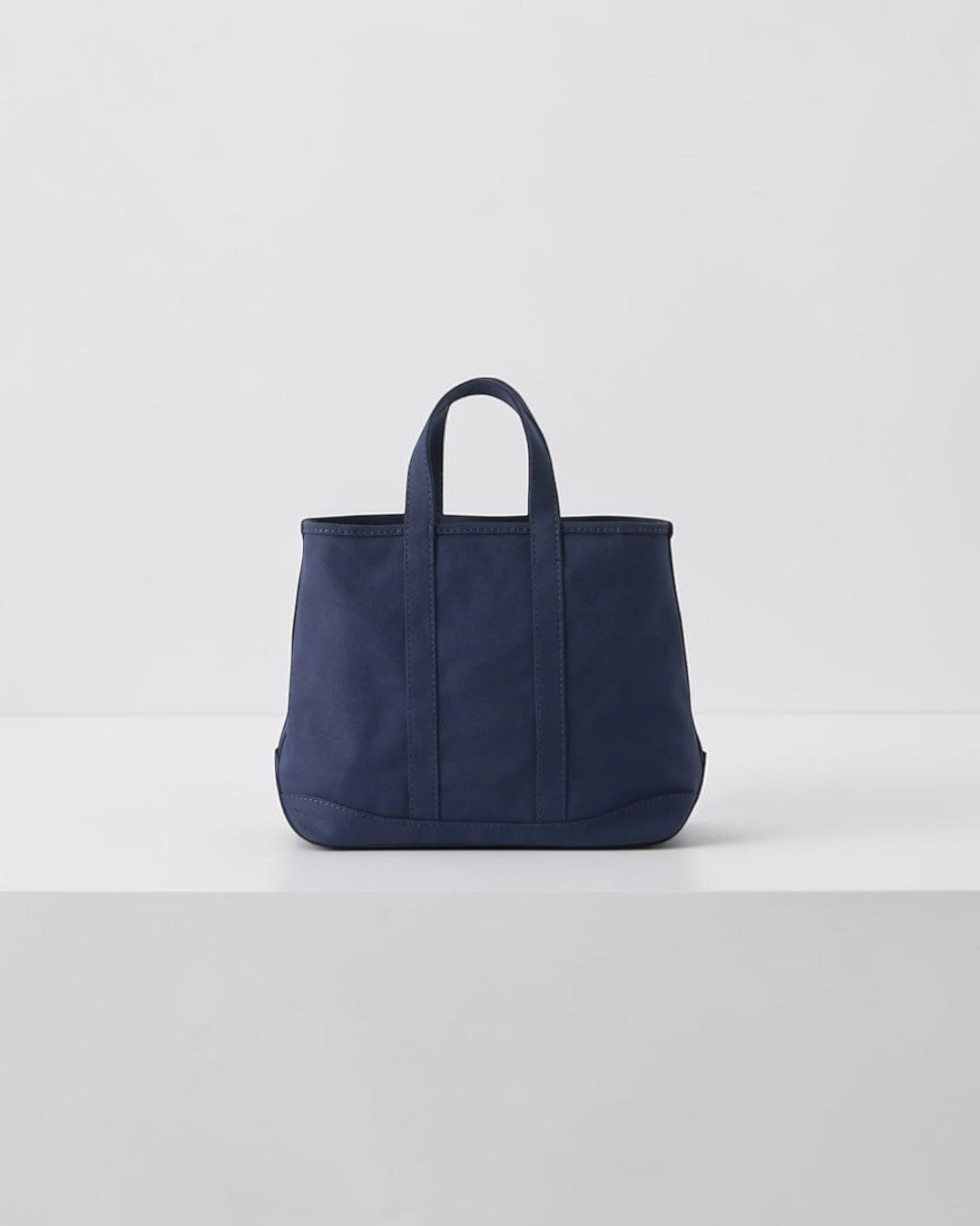 J.B. ATTIRE NEW YORK BAG MINI ネイビー 正面 グレー背景