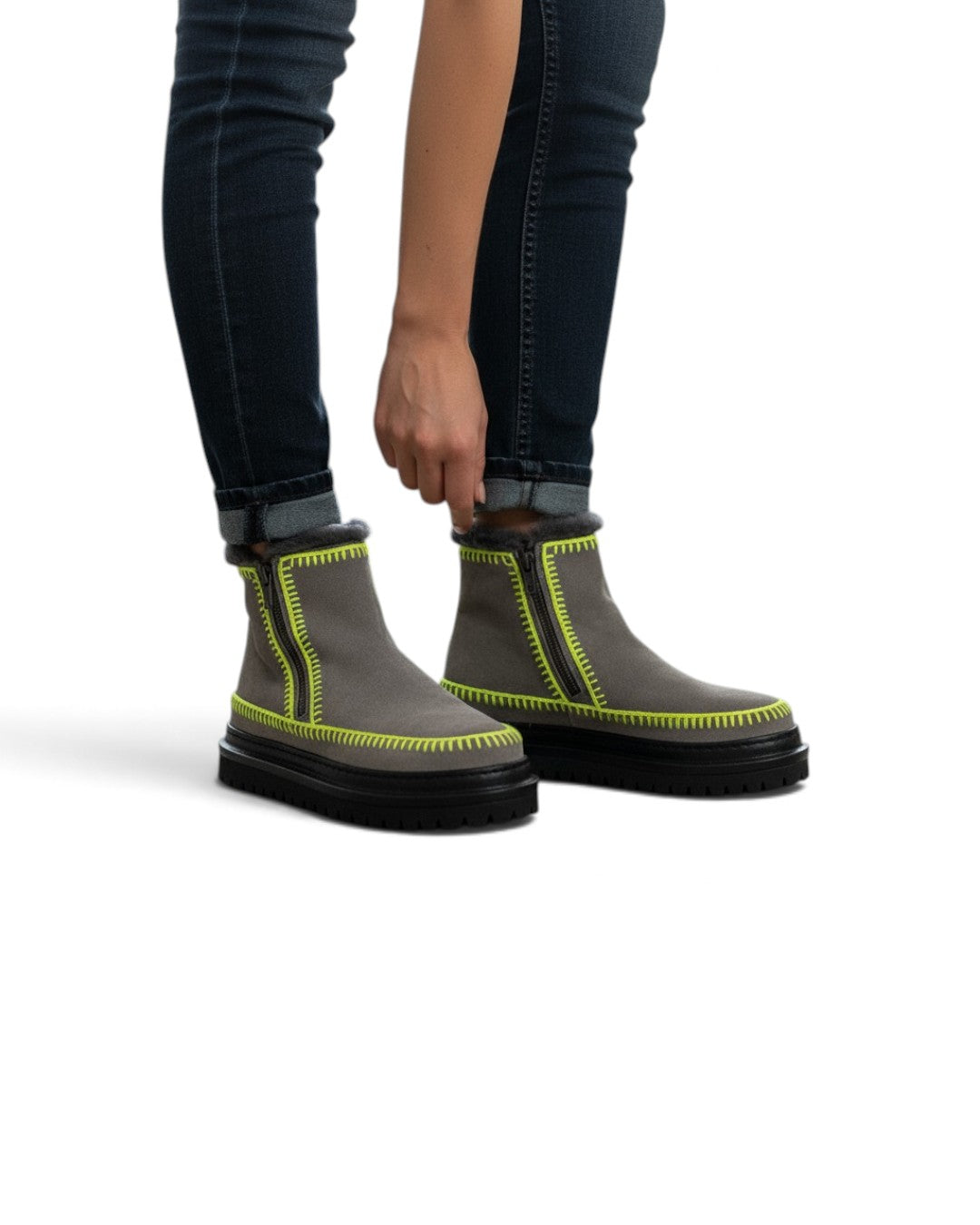 CRAFTED WARMTH, POETIC STEPS: LAIDBACKLONDON SETSU 4.0 CROCHET ANKLE BOOTS